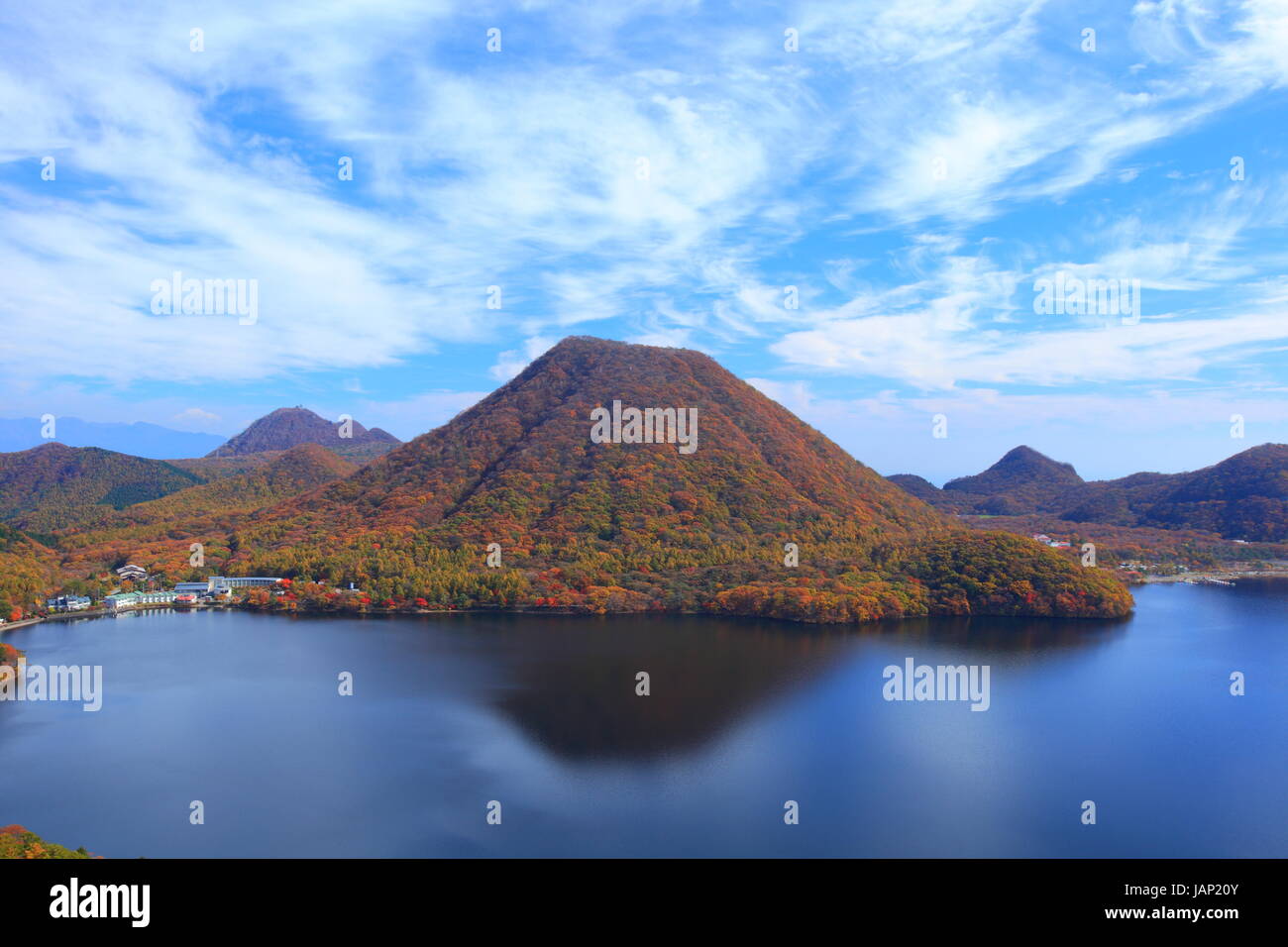 I colori autunnali di Mt. Haruna e il lago, Gunma, Giappone Foto Stock