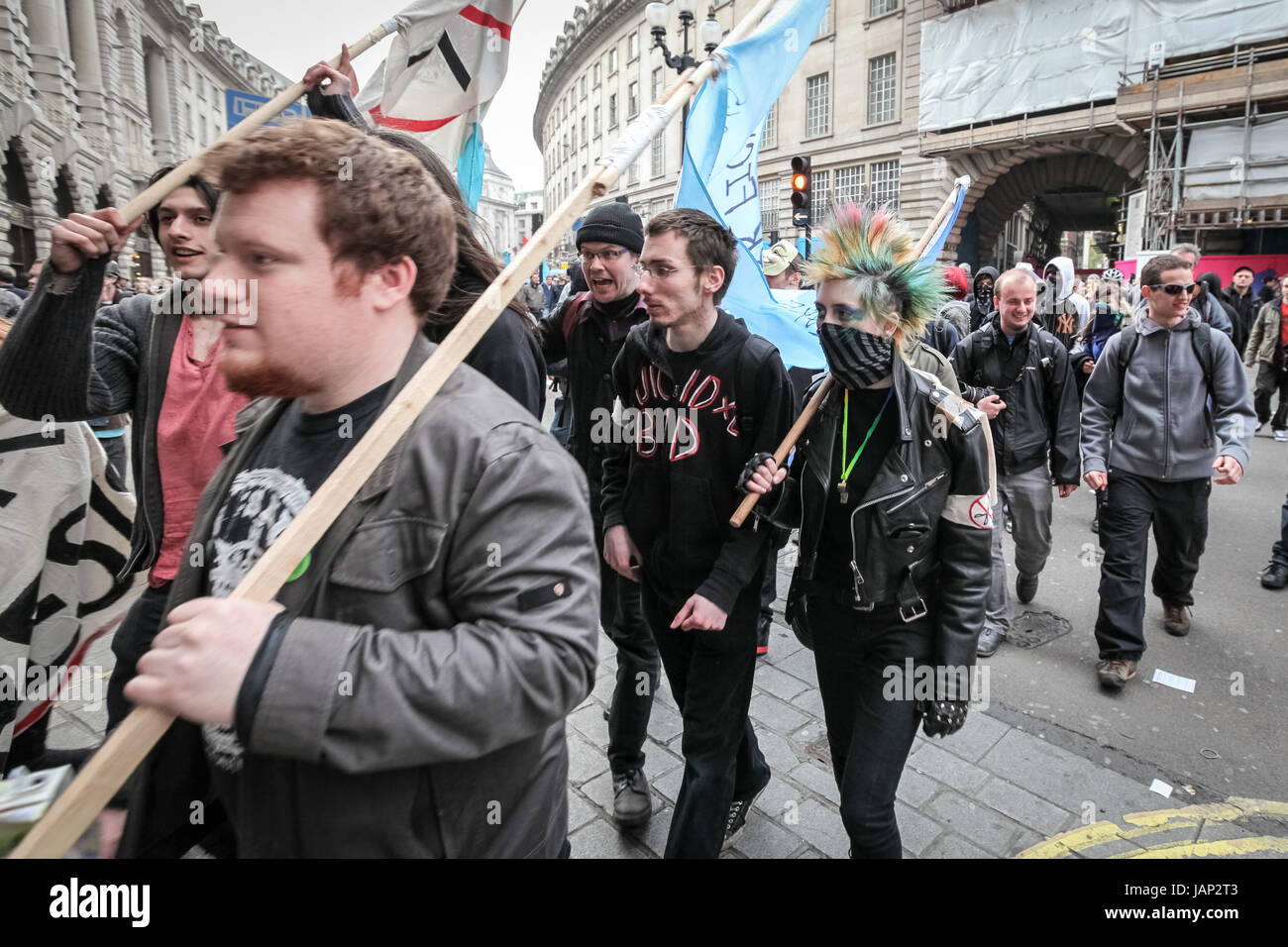 Protesta Anti-Cuts vede oltre 250.000 manifestanti marzo a Londra per opporsi alla coalizione di governo di tagli della spesa pubblica. Foto Stock