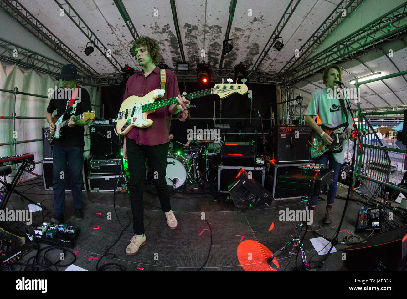 Milano Italia. Il 6 giugno 2017. La Australian rock band metil ETHEL suona dal vivo sul palco presso il Circolo Magnolia apertura della mostra di stagno Credito: Rodolfo Sassano/Alamy Live News Foto Stock