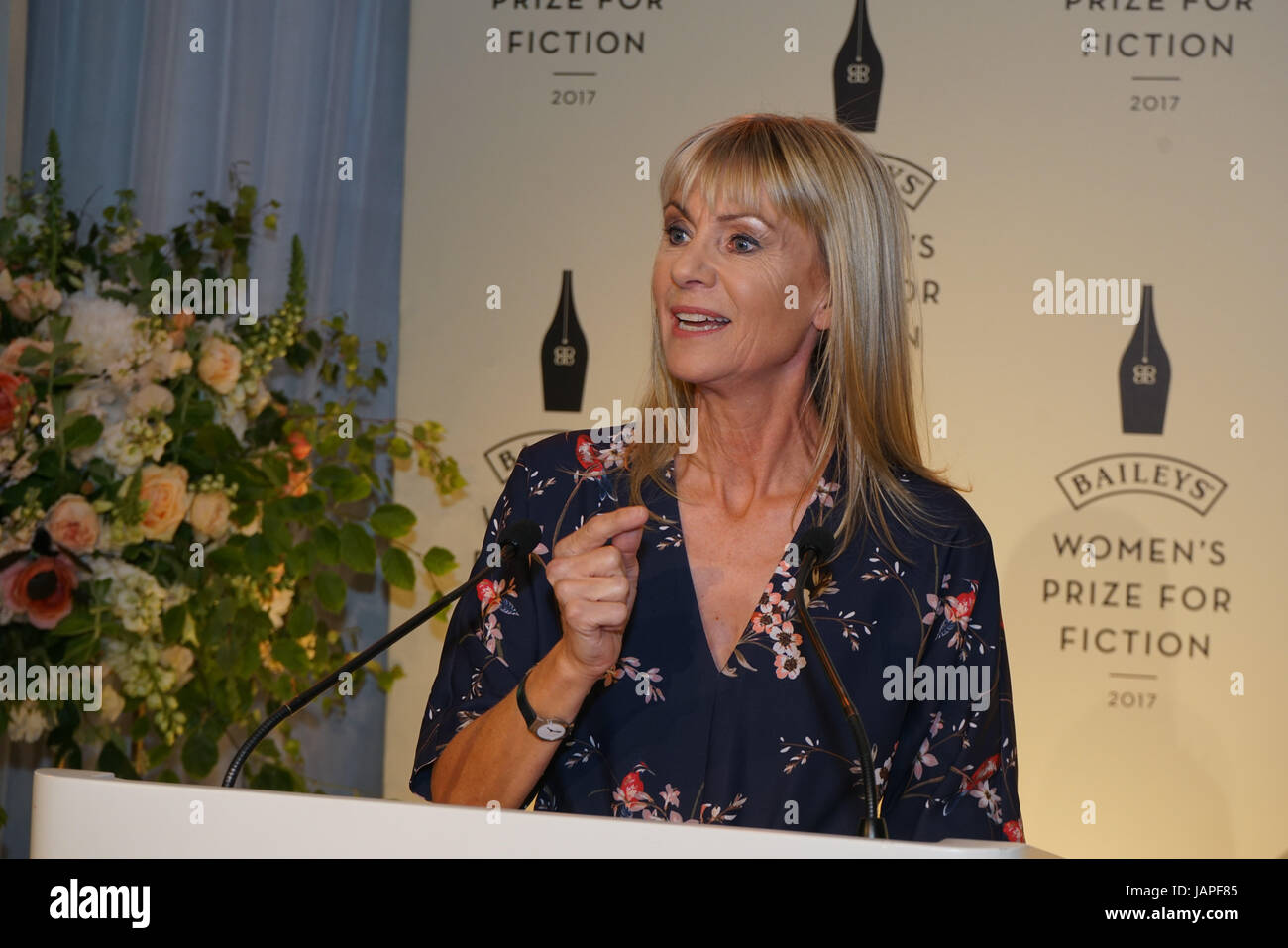 Londra, Regno Unito. Il 7 giugno, 2017. Kate Mosse assiste un photocall il Baileys premio per donne Fiction Awards 2017 presso la Royal Festival Hall, Southbank. tramite carta di credito: Vedere Li/Alamy Live News Foto Stock