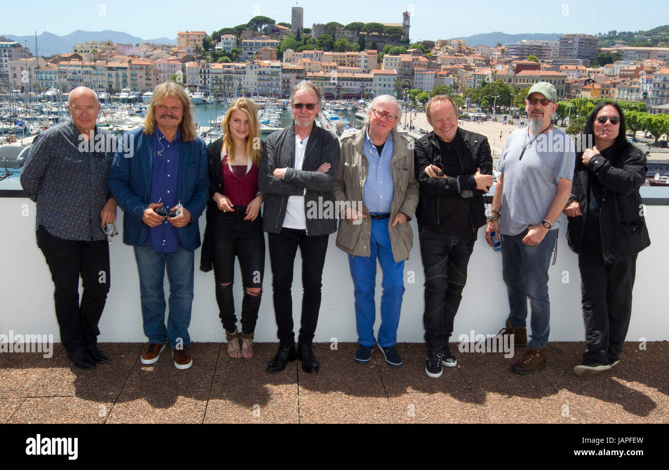 Cannes, Francia - 07 Giugno 2017: uomo anime gemelle Doki Concert Tour onorato al MIDEM, con Klaus Doldinger (Klaus Doldinger del passaporto), Tony Carey (arcobaleno), Nick van Eede (taglio equipaggio), Chris Thompson (Manfred Mann Earth Band), Midge Ure (Ultravox) ONU | Utilizzo di tutto il mondo Foto Stock