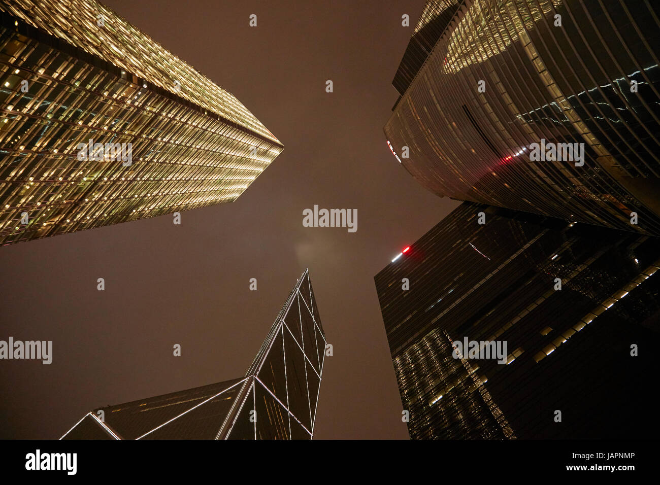 Grattacieli di notte, centrale, Isola di Hong Kong, Hong Kong, Cina Foto Stock