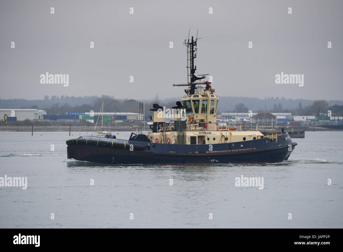 Rimorchiatore Svitzer Alma operanti in Southampton Docks Foto Stock