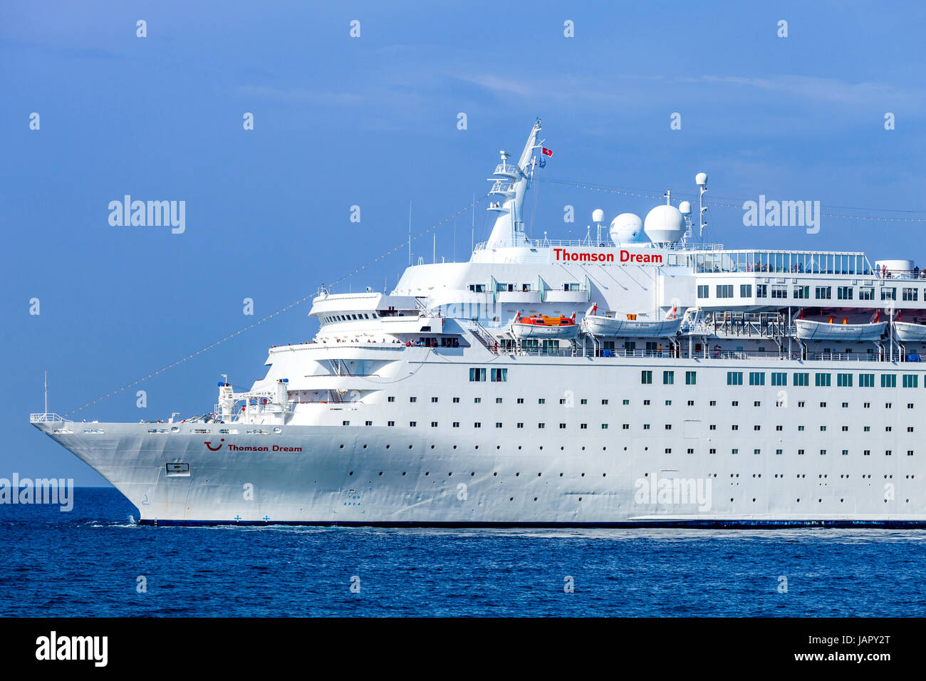 La Thomson Dream nave da crociera in partenza il porto di Rodi, Rodi, Grecia Foto Stock