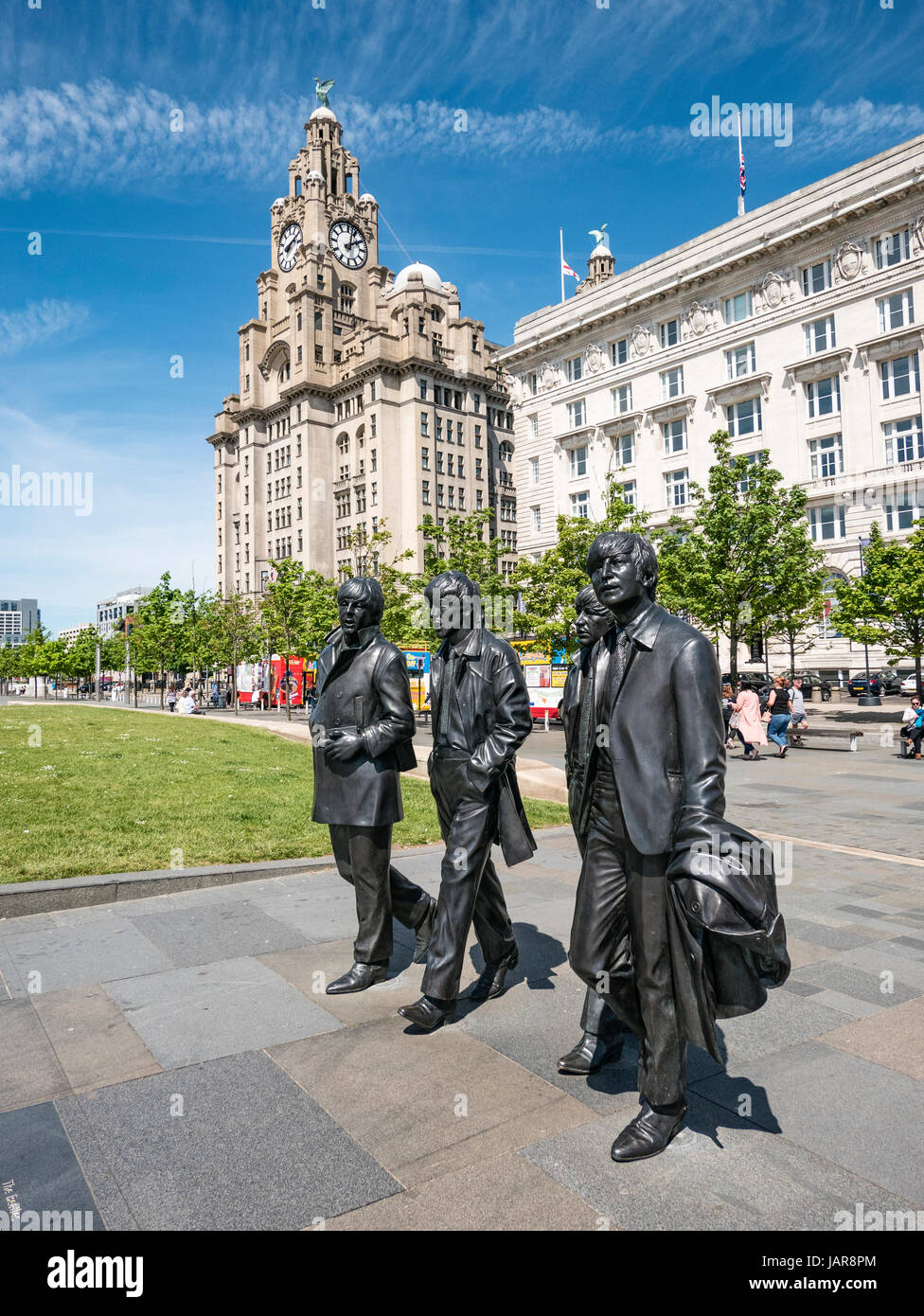 Beatles statua da Andrew Edwards Dicembre 2015 sul lungomare di Liverpool donati da Cavern Club per contrassegnare il 50th. Anniversario della band di ultima gig p. Foto Stock