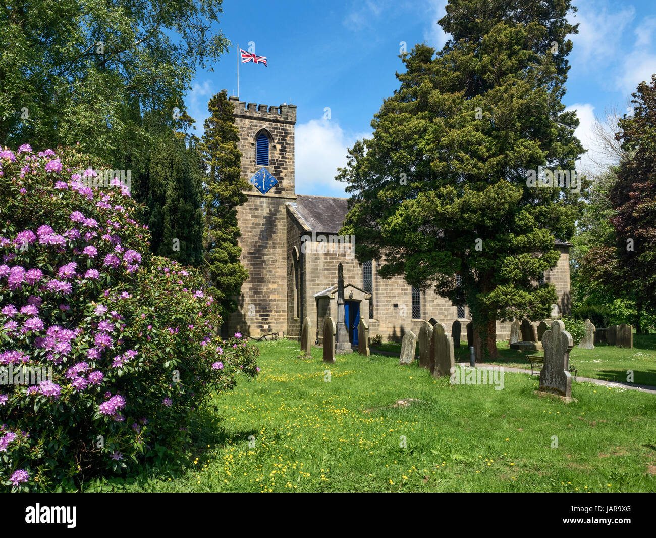 Trinità santa chiesa parrocchiale a Dacre banche Yorkshire del Nord Inghilterra Foto Stock