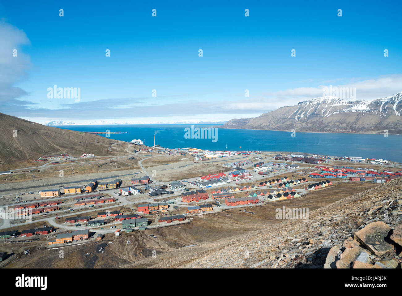 Vista panoramica di Longyearbyen. Blick auf Longyearbyen. Foto Stock