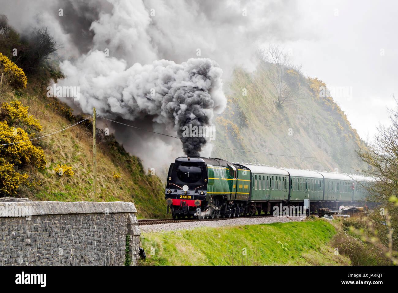 Il vapore del sud! Ex Ferrovia Meridionale e BR Bulleid Pacifics sulla ferrovia a Swanage nel maggio 2017 commemora la fine del vapore del Sud nel 1967. Foto Stock