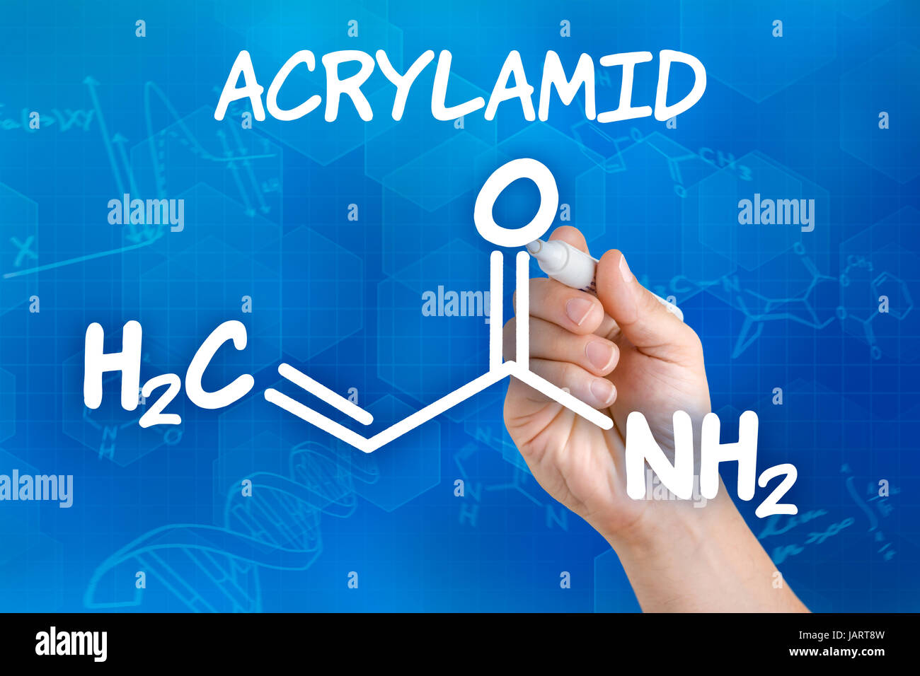Mano zeichnet chemische Strukturformel von Acrylamid Foto Stock