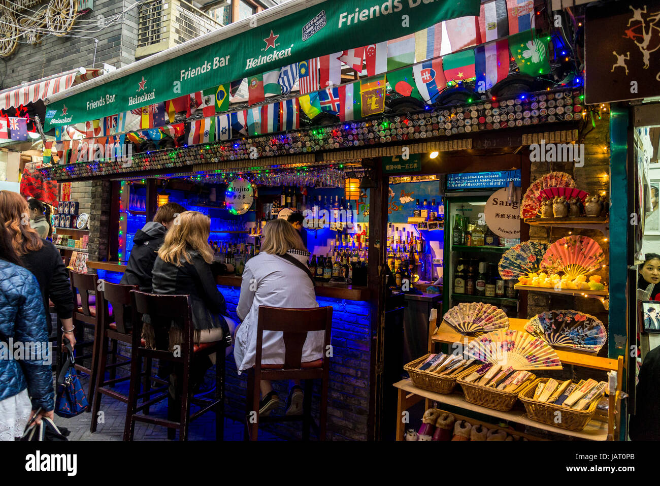 Tianzifang o Tianzi Fang, un tradizionale rinnovato area residenziale della concessione francese, ora un turista alla moda, bar, ristoranti e boutique en Foto Stock