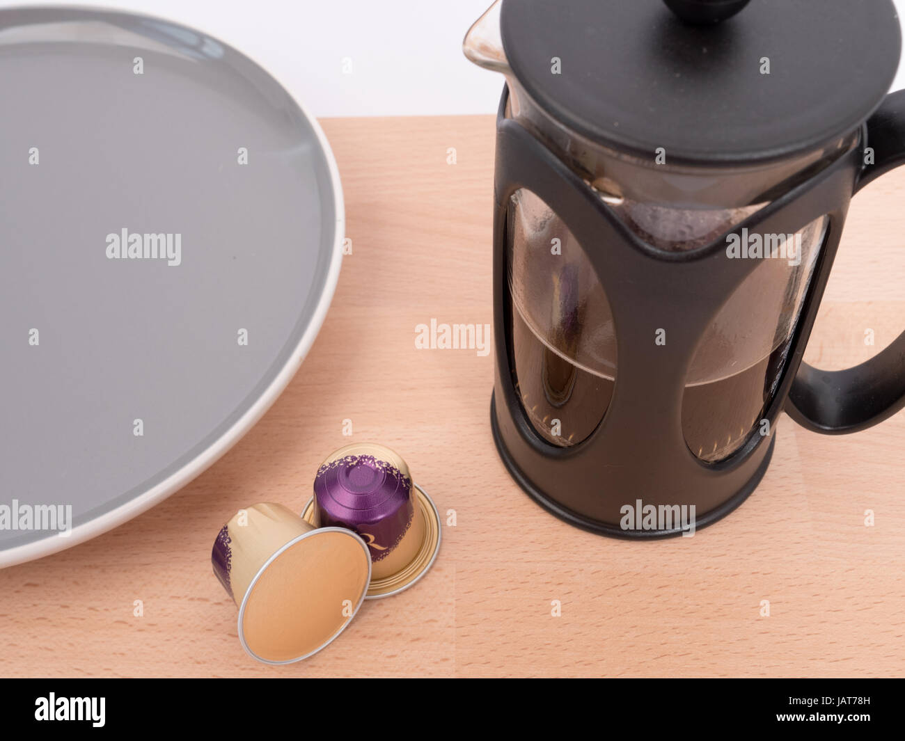 Nuovo L'o caffè Espresso capsule da Douwe Egberts. Le cialde di caffè sono realizzati in alluminio che li rende riciclabili e la riduzione dei rifiuti. Foto Stock