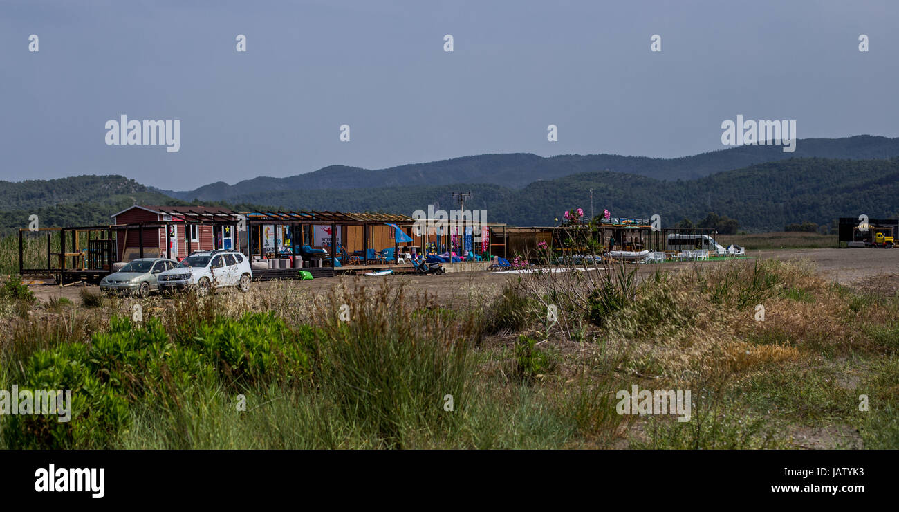 Scuole kiteboarding vuoto akyaka turchia Foto Stock