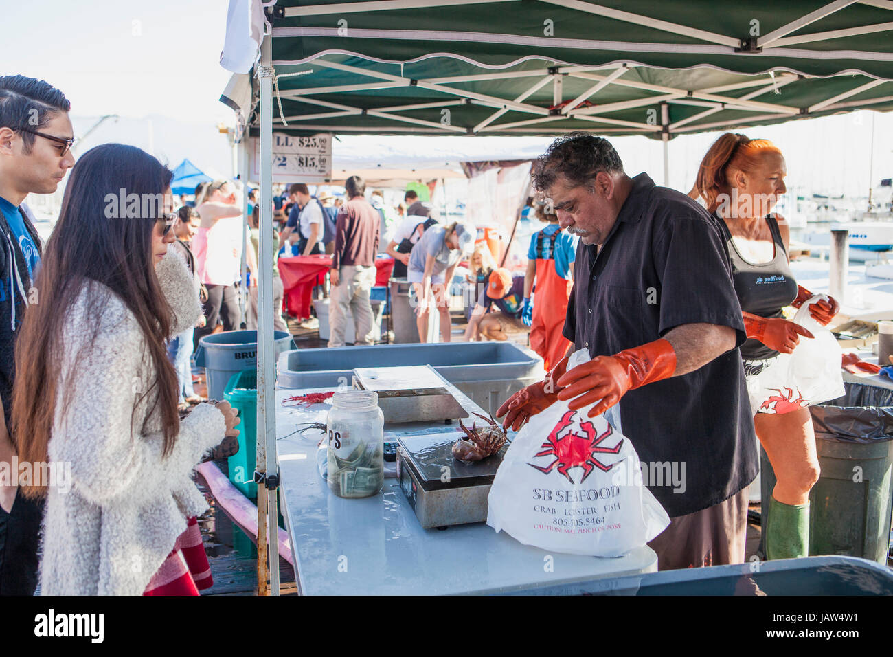 La vendita di granchio, Santa Barbara Porto e frutti di mare Festival, Santa Barbara, California Foto Stock