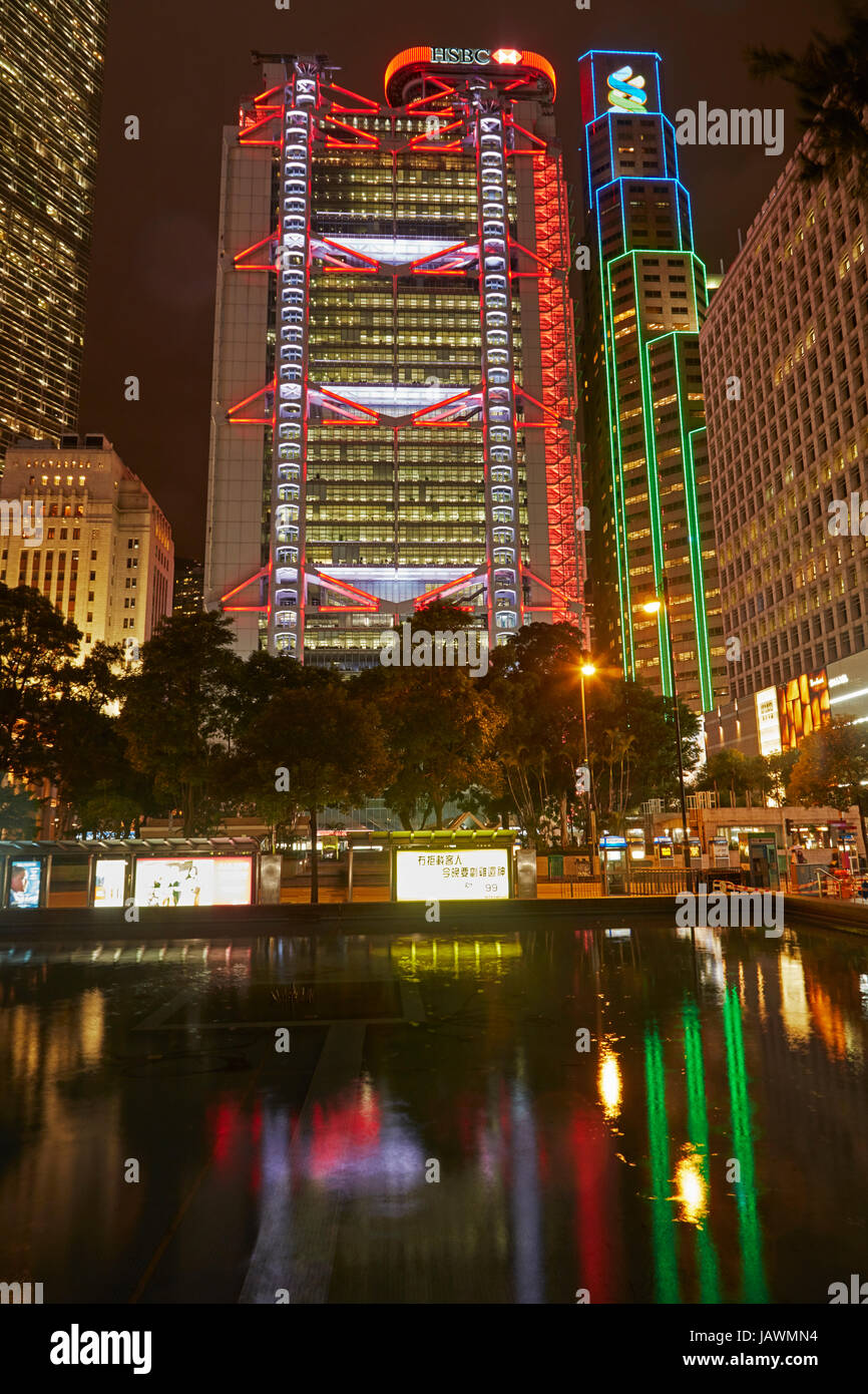 HSBC Building di notte, centrale, Isola di Hong Kong, Hong Kong, Cina Foto Stock