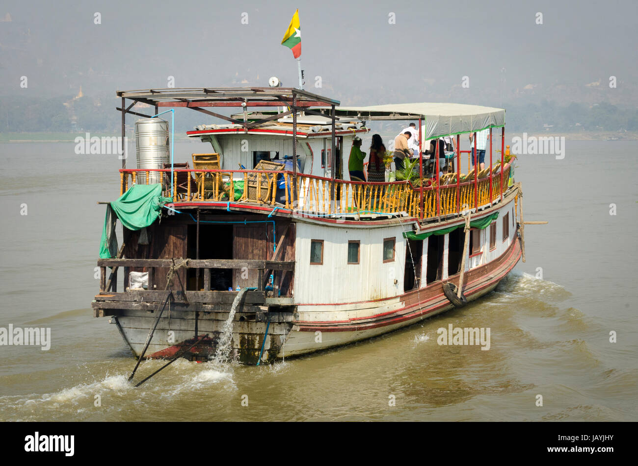 Barca, Fiume Ayeyarwady, Mandalay Myanmar Foto Stock