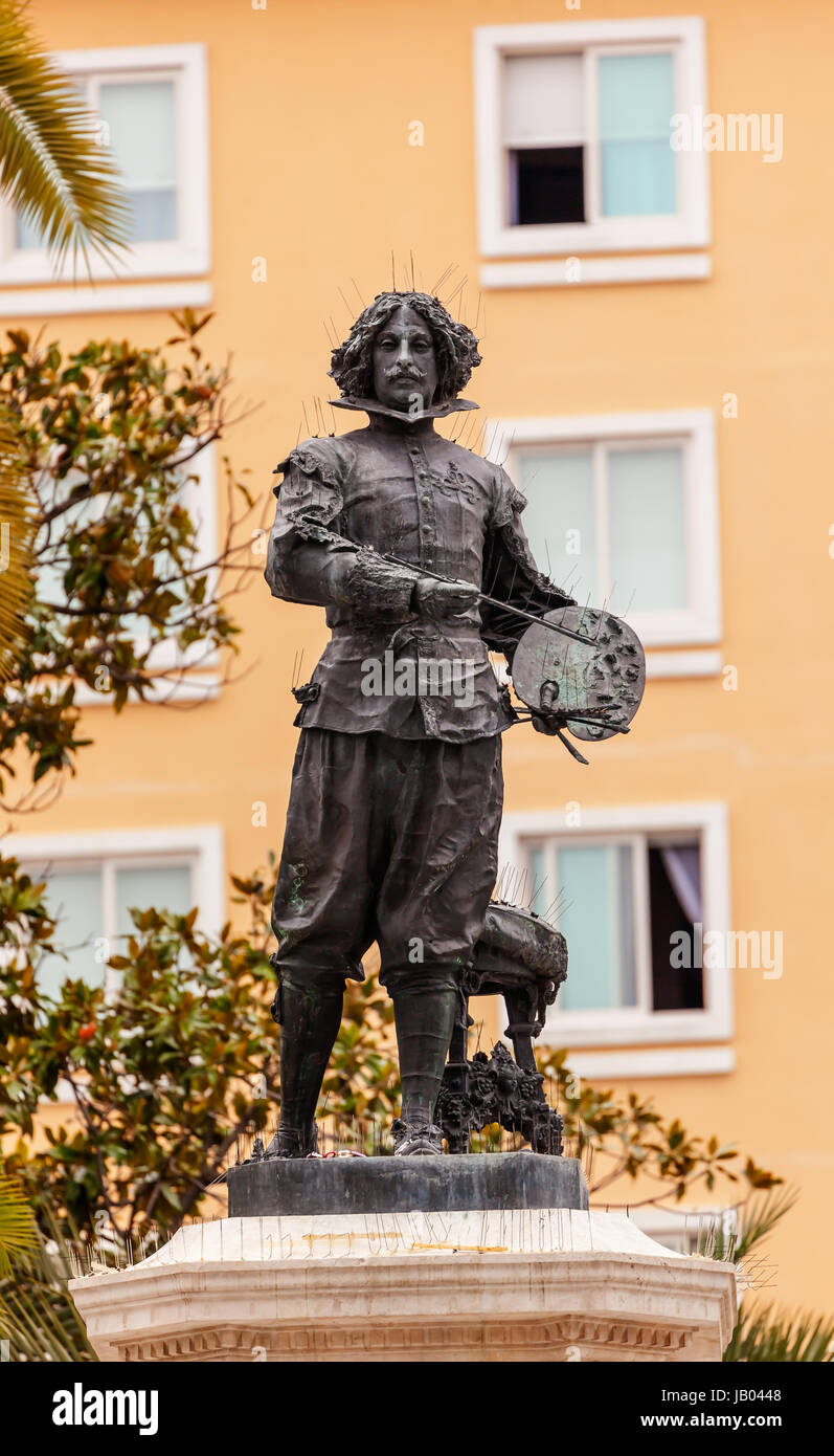 Pittore Velaquez statua di Antonio Susillo Siviglia Andalusia Spagna. Statua installato nel 1895. Velaquez è uno dei pittori più famosi in Spagna ed era nato a Siviglia. Foto Stock