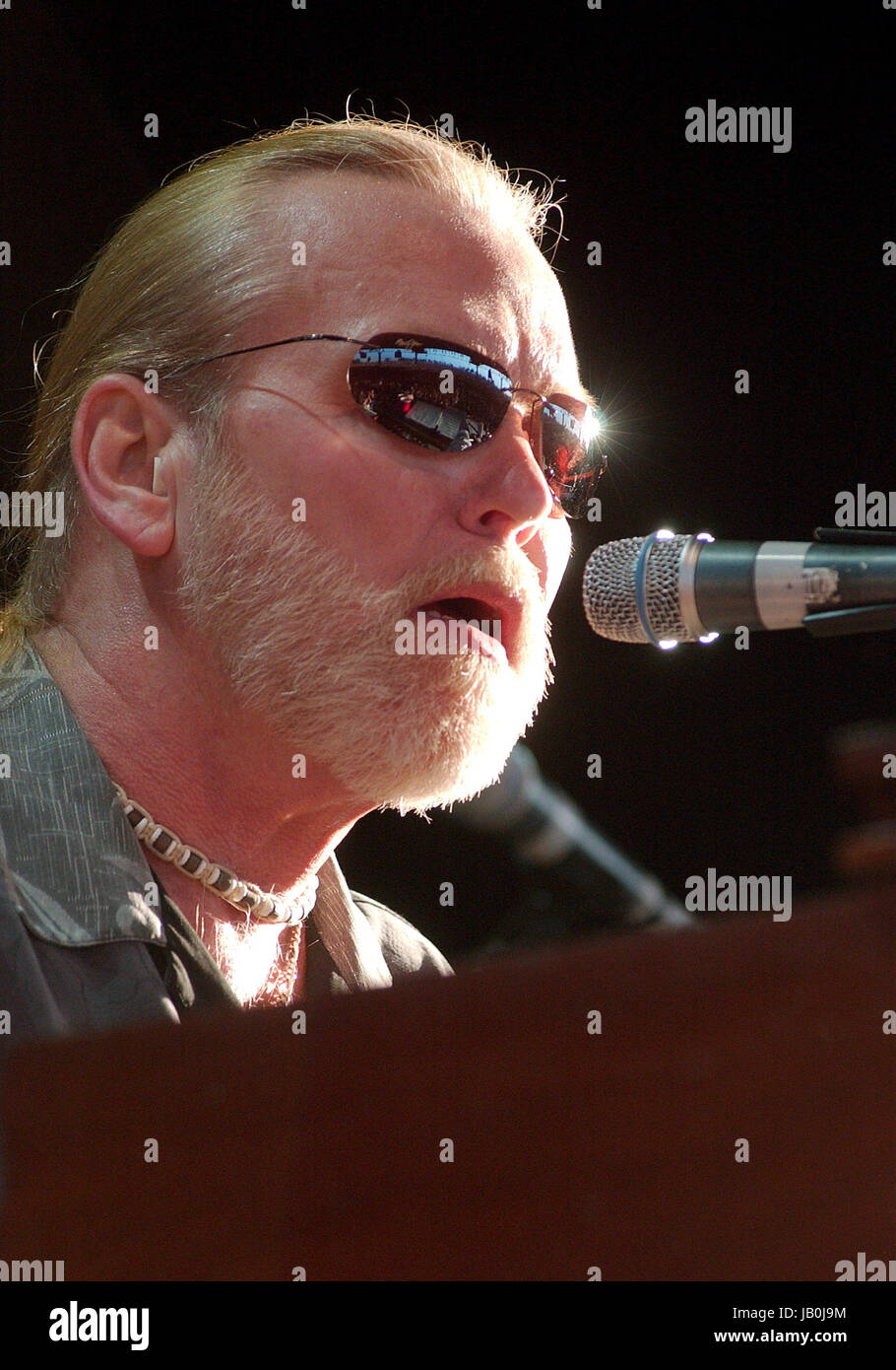 27 maggio 2017 - file foto: GREGORY LENOIR " GREGG ALLMAN" (nato il 8 dicembre 1947Ê- morì il 27 maggio 2017) era un musicista americano, cantante e cantautore. Egli è meglio conosciuto per l'esecuzione nella Allman Brothers Band. A seguito di una serie di problemi di salute, Allman muore nella sua casa di Savannah, Georgia, il 27 maggio 2017, a causa di complicazioni del cancro del fegato. Egli era di 69 anni. Nella foto: 3 Ottobre 2006 - Pittsburgh, PA, Stati Uniti - 27 Maggio 2017 - Gregg Allman, membro fondatore della Allman Brothers Band che ha vinto il dramma della famiglia, la tossicodipendenza e i problemi di salute per diventare un anziano brizzolato s Foto Stock