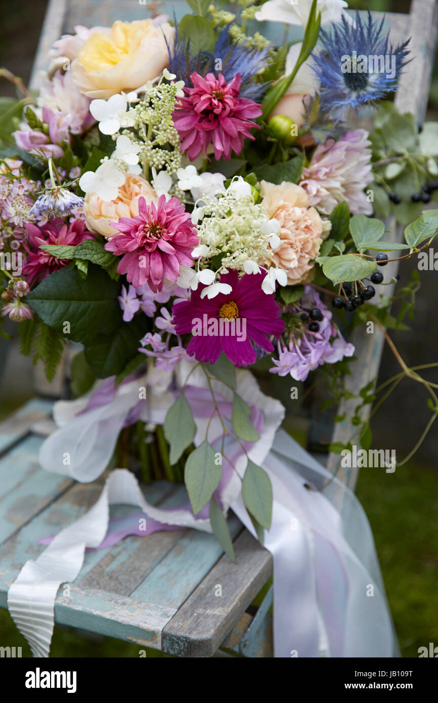 Nozze, bouquet, fuori, rosa, fiori, nastro Foto Stock