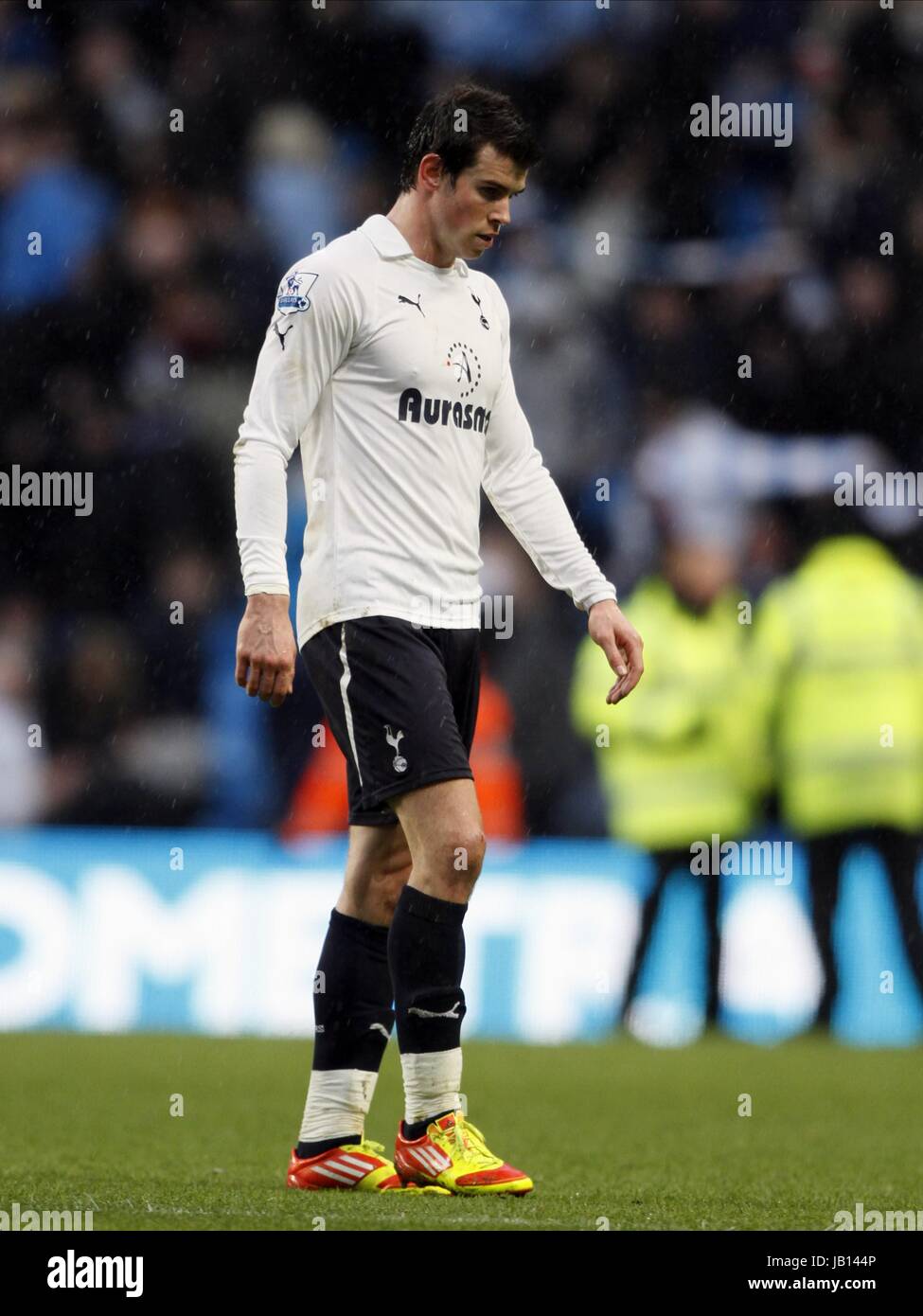 GARETH BALE TRUDGES OFF dopo il Manchester City V SPURS FC Etihad Stadium Manchester Inghilterra 22 Gennaio 2012 Foto Stock