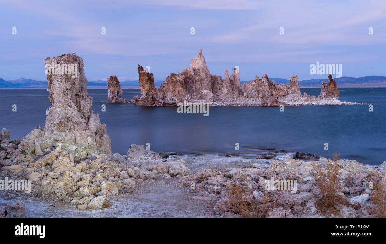 Il sole ha impostato su California orientale e lago Mono Foto Stock