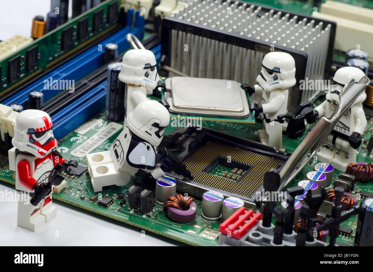 Lego Storm troopers minifigures riparazione di schede madri Foto stock -  Alamy