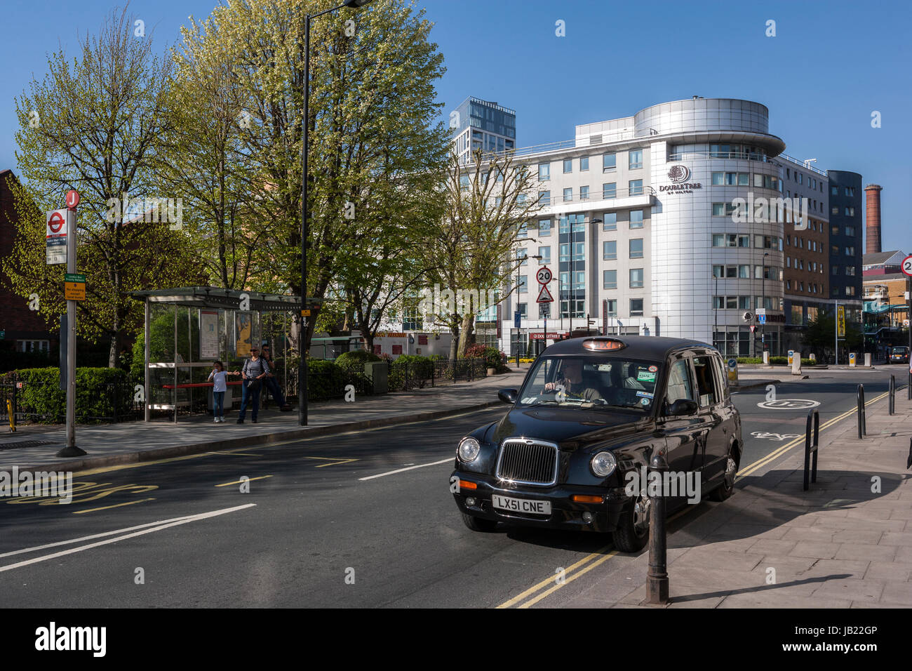 Townmead Road e Double Tree by Hilton Hotel, Fulham, Londra Foto Stock