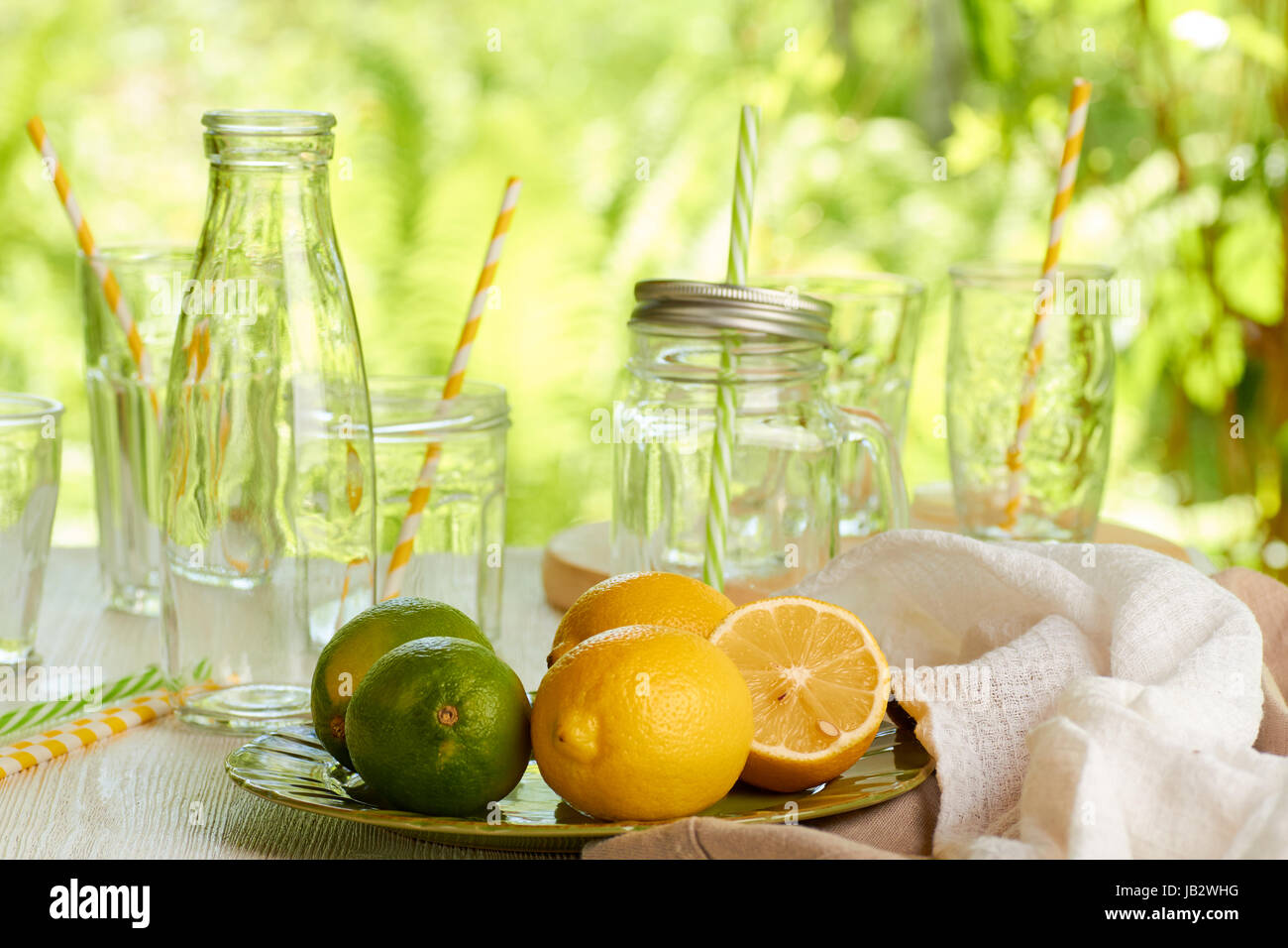 Cedri e limoni per il periodo estivo la preparazione delle bevande Foto Stock