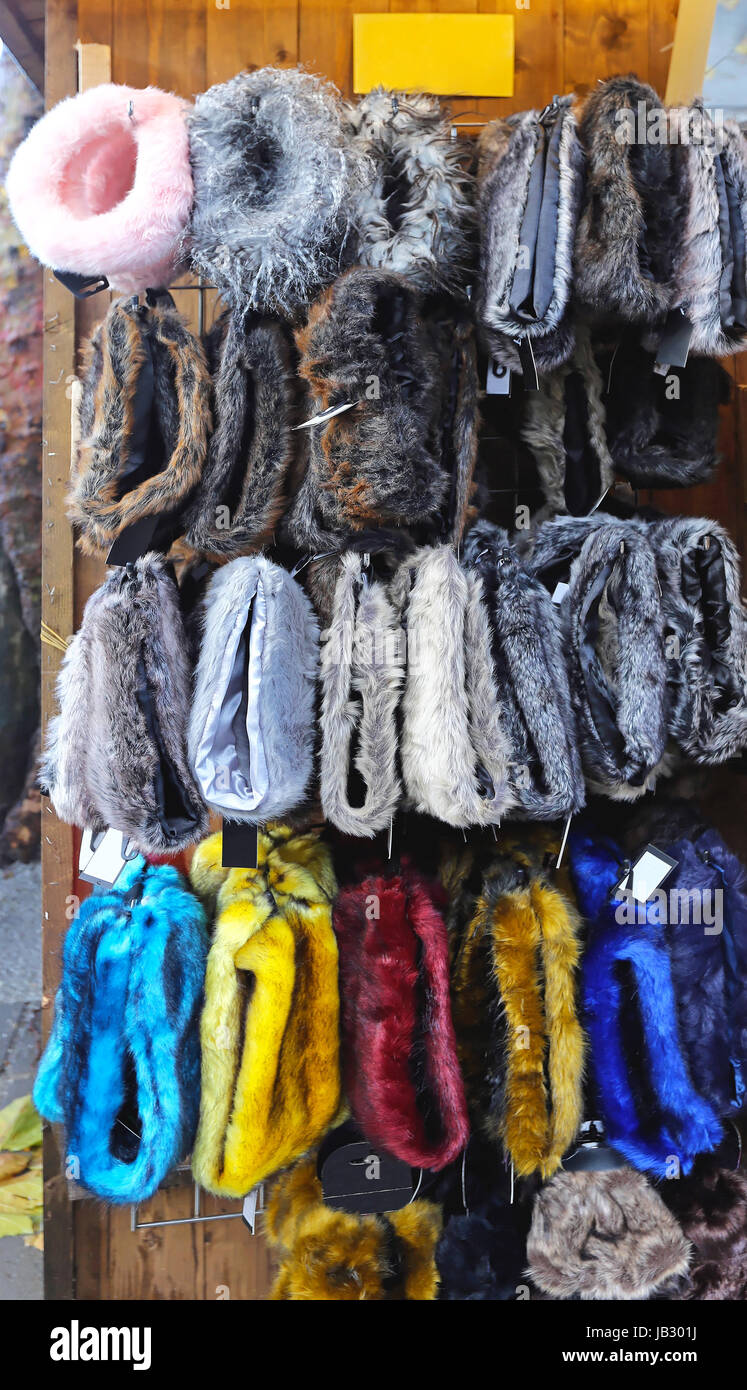Fashonable pelliccia di bande di testa per il freddo inverno Foto Stock