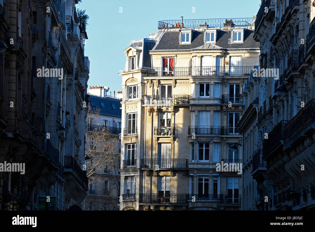 Facciata di edificio nel quartiere Saint-Germain-des-Pres, settimo arrondissement di Parigi, Francia Foto Stock
