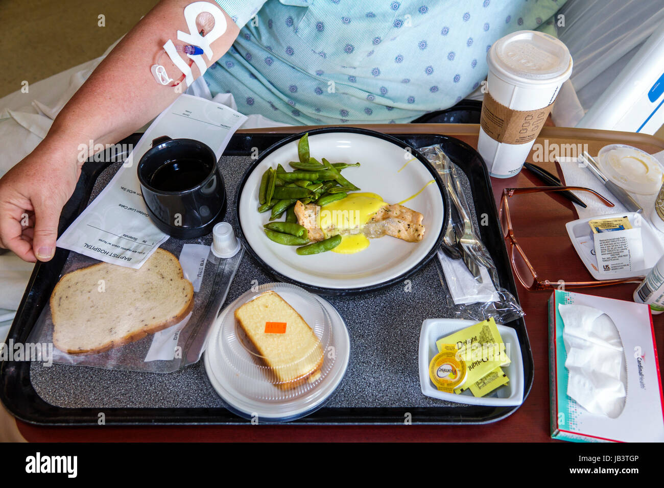 Vassoio di cibo ospedaliero immagini e fotografie stock ad alta risoluzione  - Alamy