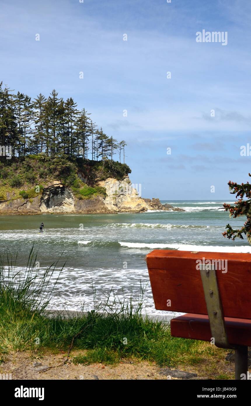 Paddle Boarder nel tramonto Bay State Park, Oregon Foto Stock