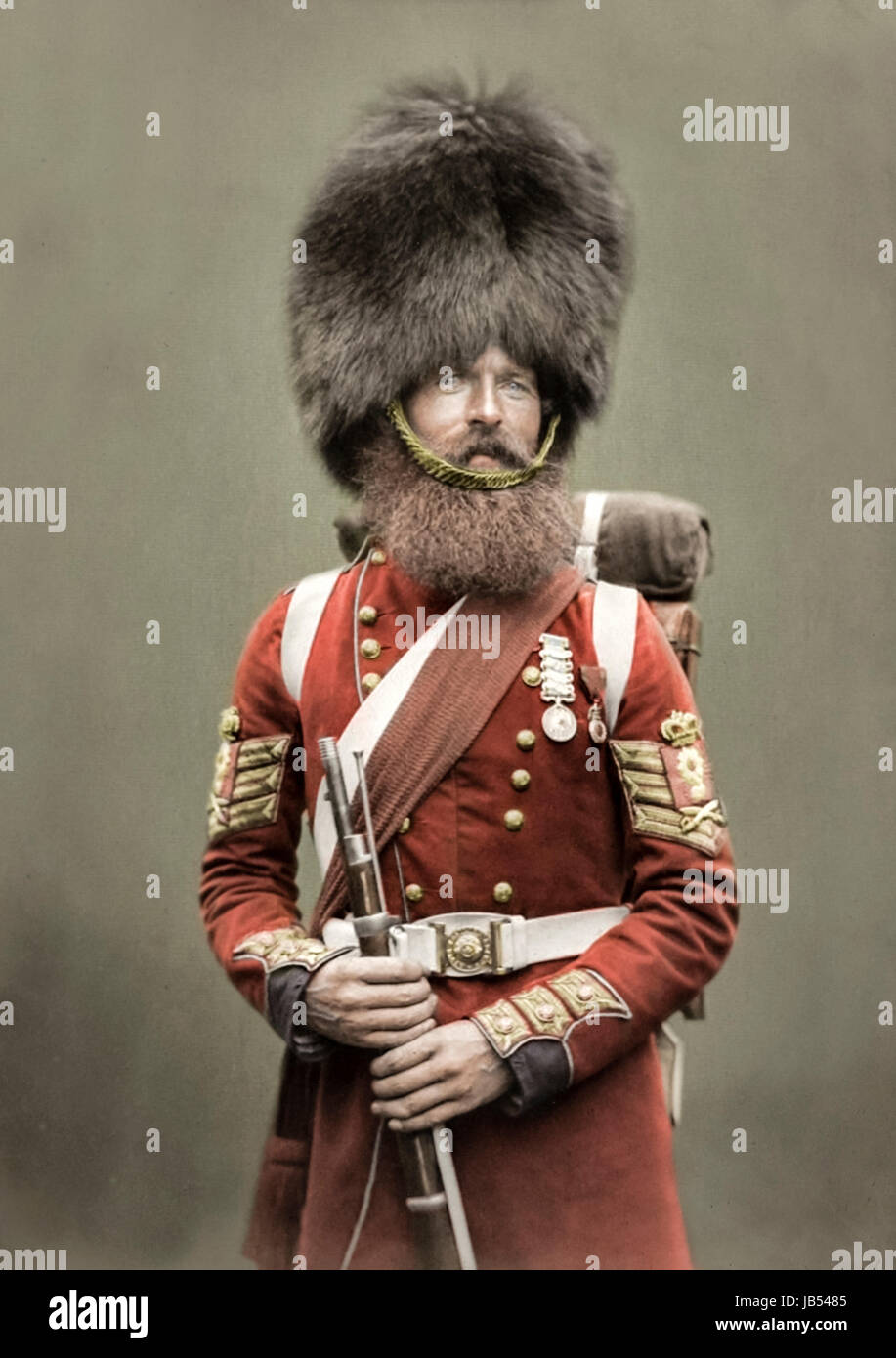 Il colore del sergente William McGregor dell'Scots Fusiliers guardie fotografata al suo ritorno dalla guerra di Crimea nel Luglio 1856 da Robert Howlett e Joseph Cundall come parte di una serie intitolata "eroi della Crimea 1856' e poi colorised. Foto Stock