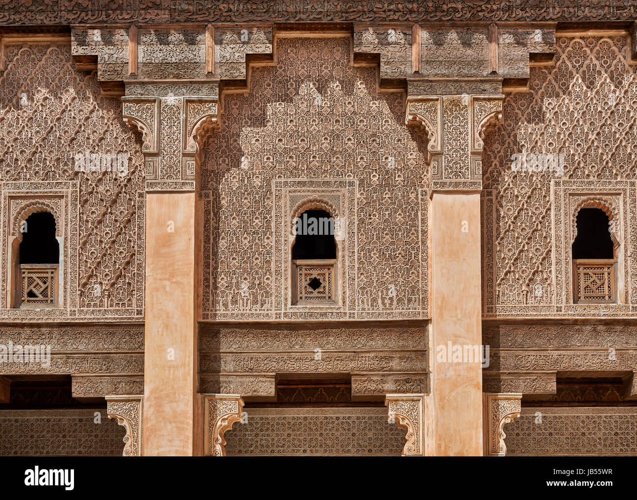 Architettura moresca di scuola islamica medersa Ben Youssef, Marrakech, Marocco, Africa Foto Stock