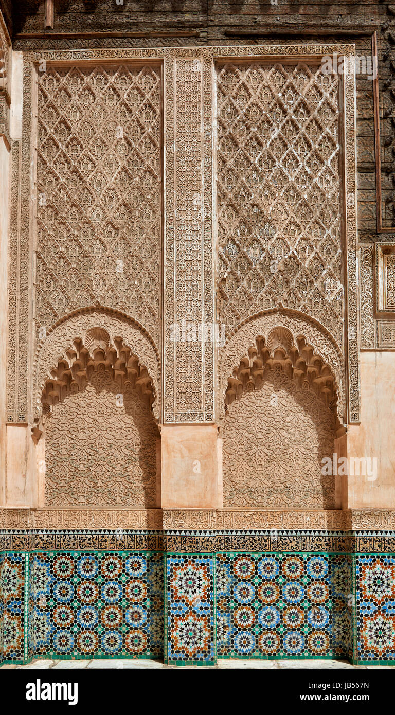 Architettura moresca di scuola islamica medersa Ben Youssef, Marrakech, Marocco, Africa Foto Stock