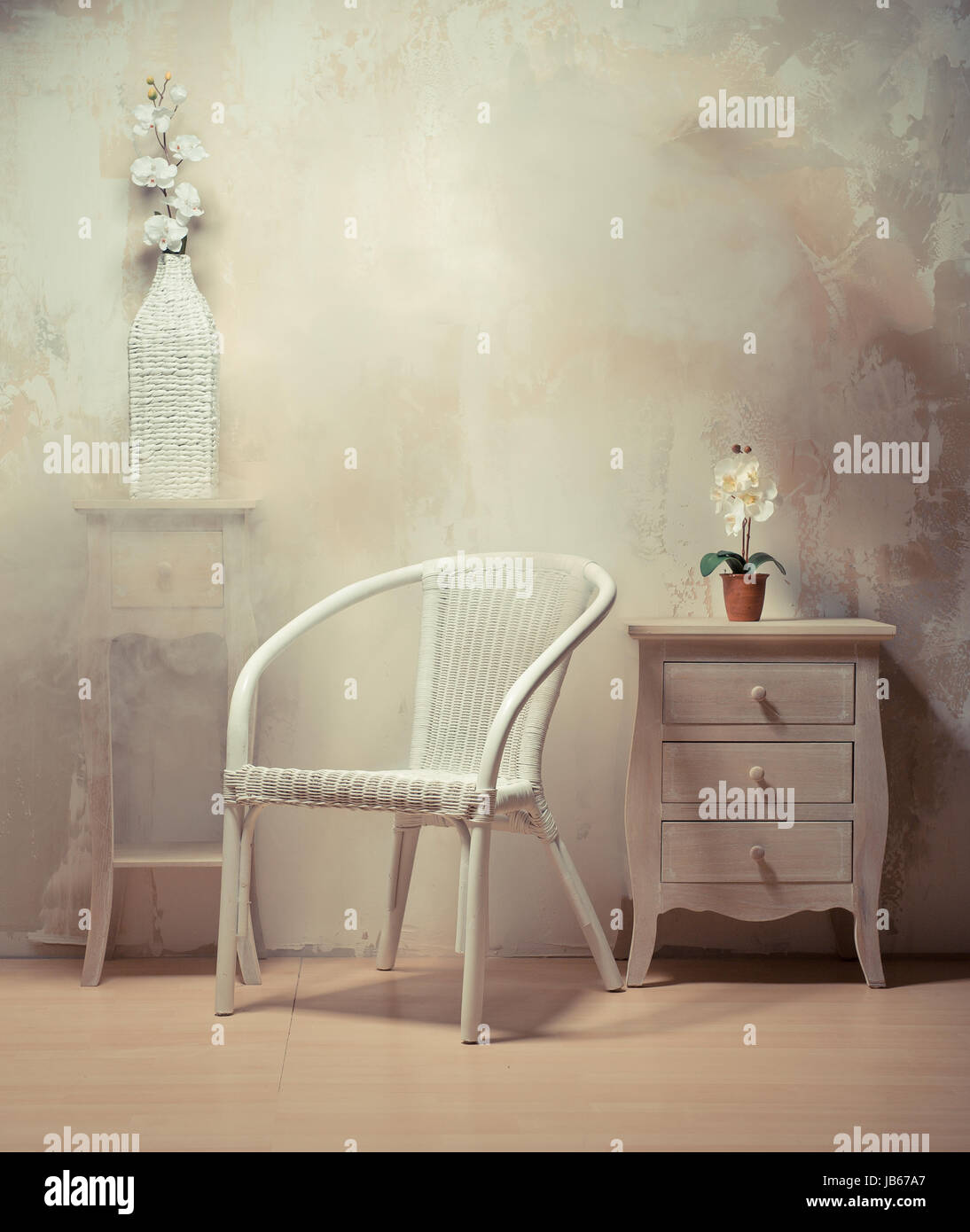 Il design degli interni della camera con mobili in colori beige-colori bianco Foto Stock