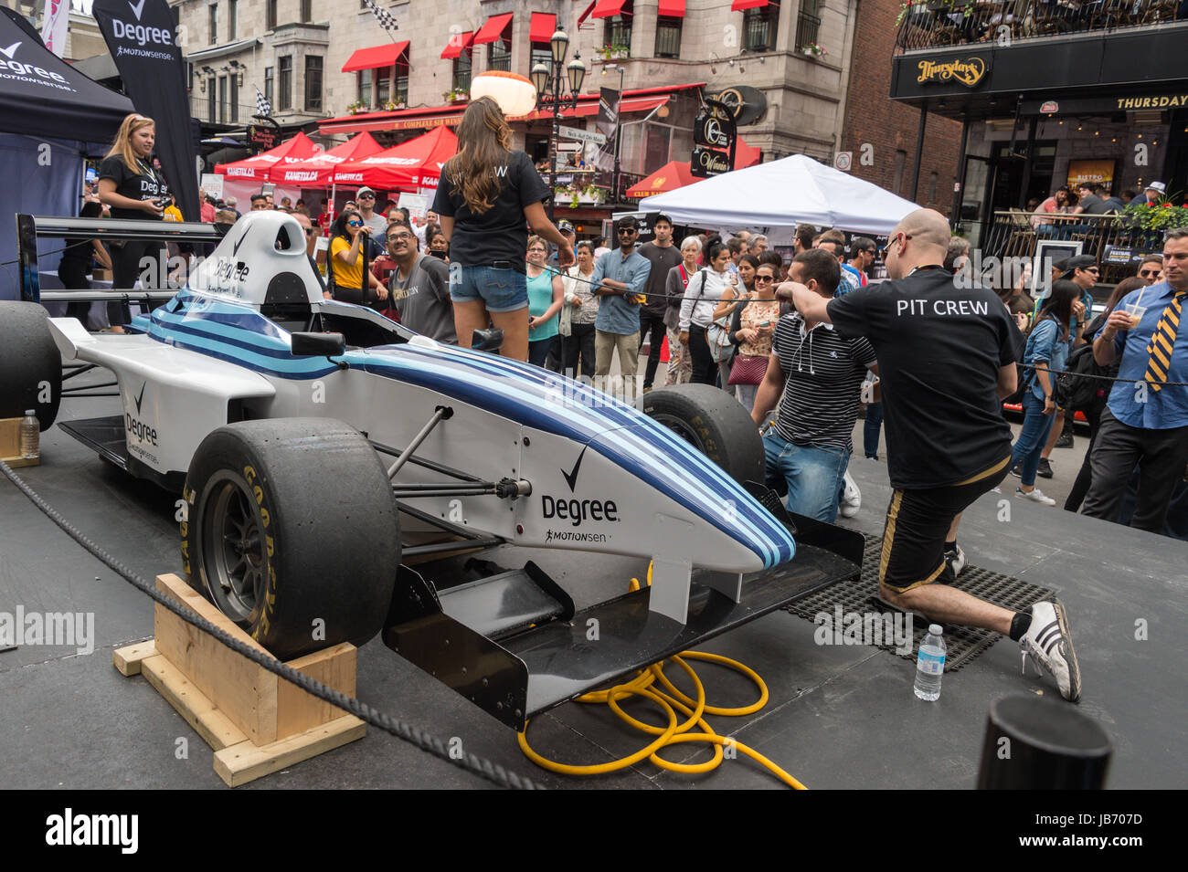 Montreal, Canada - 9 Giugno 2017: Crescent Street su F1 Grand Prix Weekend Credito: Marc Bruxelle/Alamy Live News Foto Stock