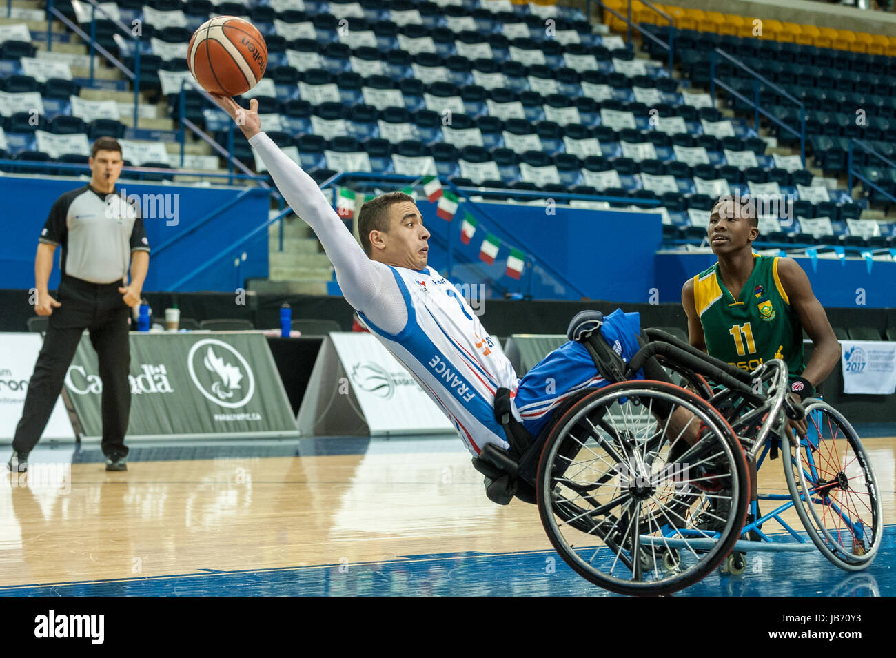 Toronto, Canada. 09 Giugno, 2017. Giugno 09, 2017 - Toronto, Ontario, Canada - Abdelghanee Boughania durante il gioco del basket - Sud Africa vs Francia durante il 2017 uomini U23 Mondo basket in carrozzella del campionato che prende il posto di Ryerson Mattamy del Centro Atletico, Toronto, ON, on June 08 -16, 2017 Credit: Anatoliy Cherkasov/Alamy Live News Foto Stock