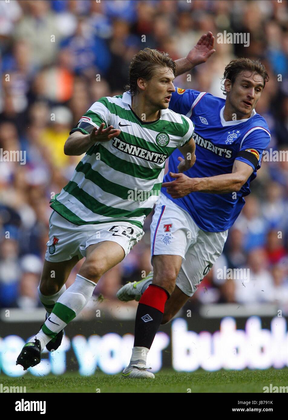 GLENN LOOVENS NIKICA JELAVIC GLASGOW RANGERS V GLASGOW RANGERS V CELTIC FC IBROX GLASGOW Scozia 18 Settembre 2011 Foto Stock