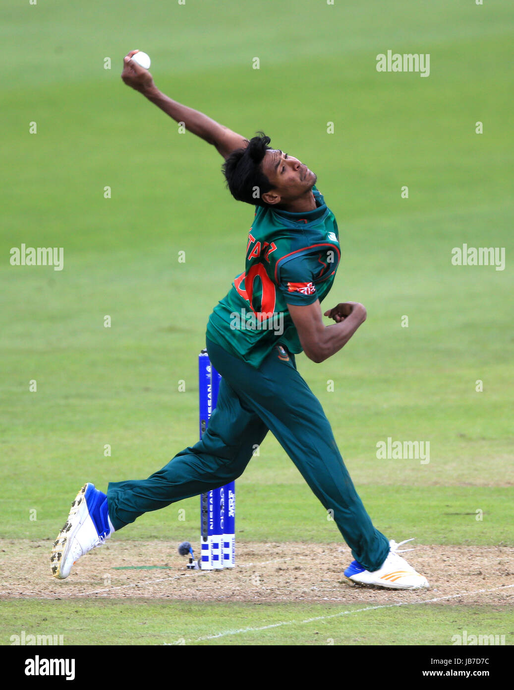 Bangladesh Mustafizur Rahman durante l'ICC Champions Trophy, Gruppo a corrispondere a Sophia Gardens, Cardiff. Foto Stock