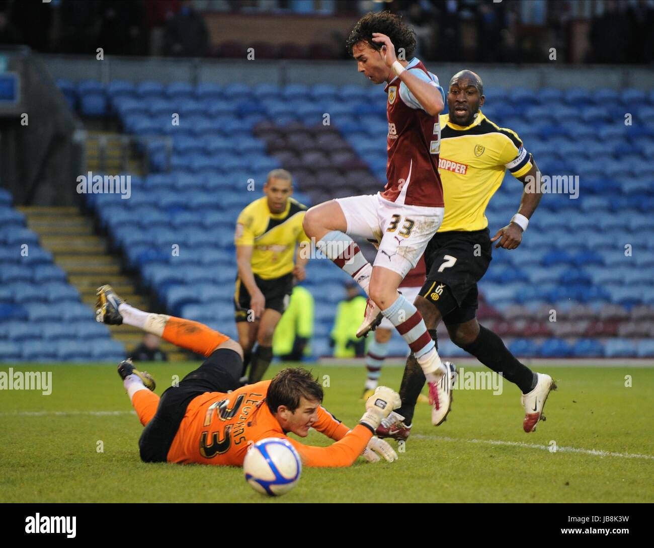ADAM LEGZDINS CHRIS EAGLES DA BURNLEY V BURTON ALBION FC TURF MOOR BURNLEY INGHILTERRA 29 Gennaio 2011 Foto Stock