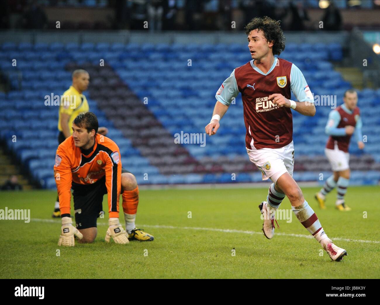 CHRIS EAGLES PUNTEGGI PASSATO ADAM BURNLEY V BURTON ALBION FC TURF MOOR BURNLEY INGHILTERRA 29 Gennaio 2011 Foto Stock