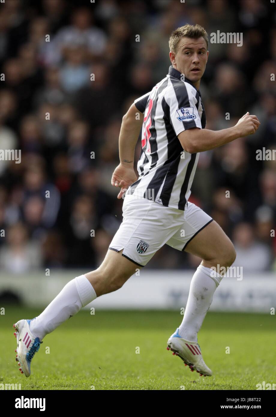 SIMON COX West Bromwich Albion FC West Bromwich Albion FC THE HAWTHORNS West Bromwich Inghilterra 02 aprile 2011 Foto Stock