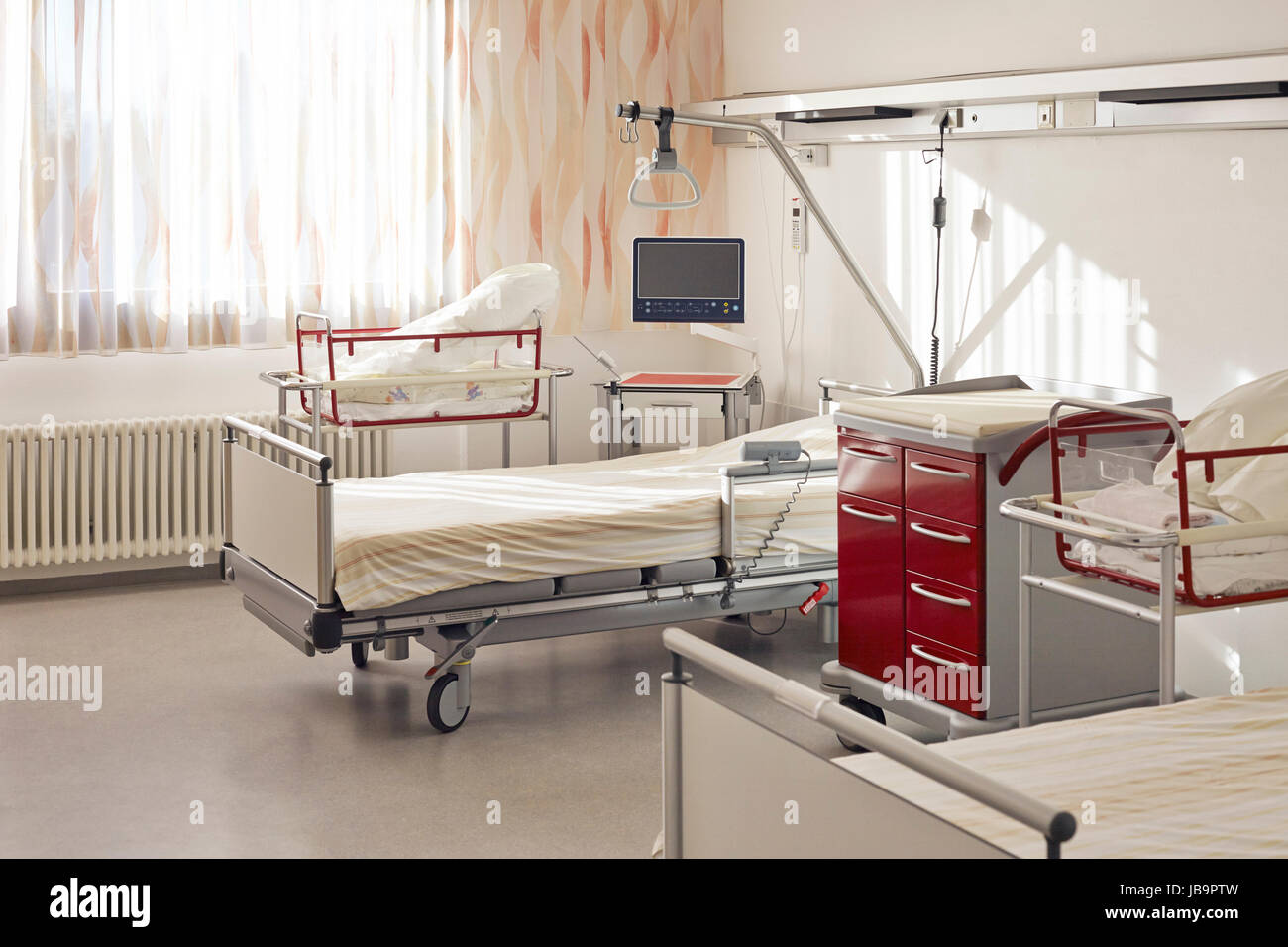Krankenhaus auf Geburtsstation mit Zimmer und zwei Betten Foto Stock