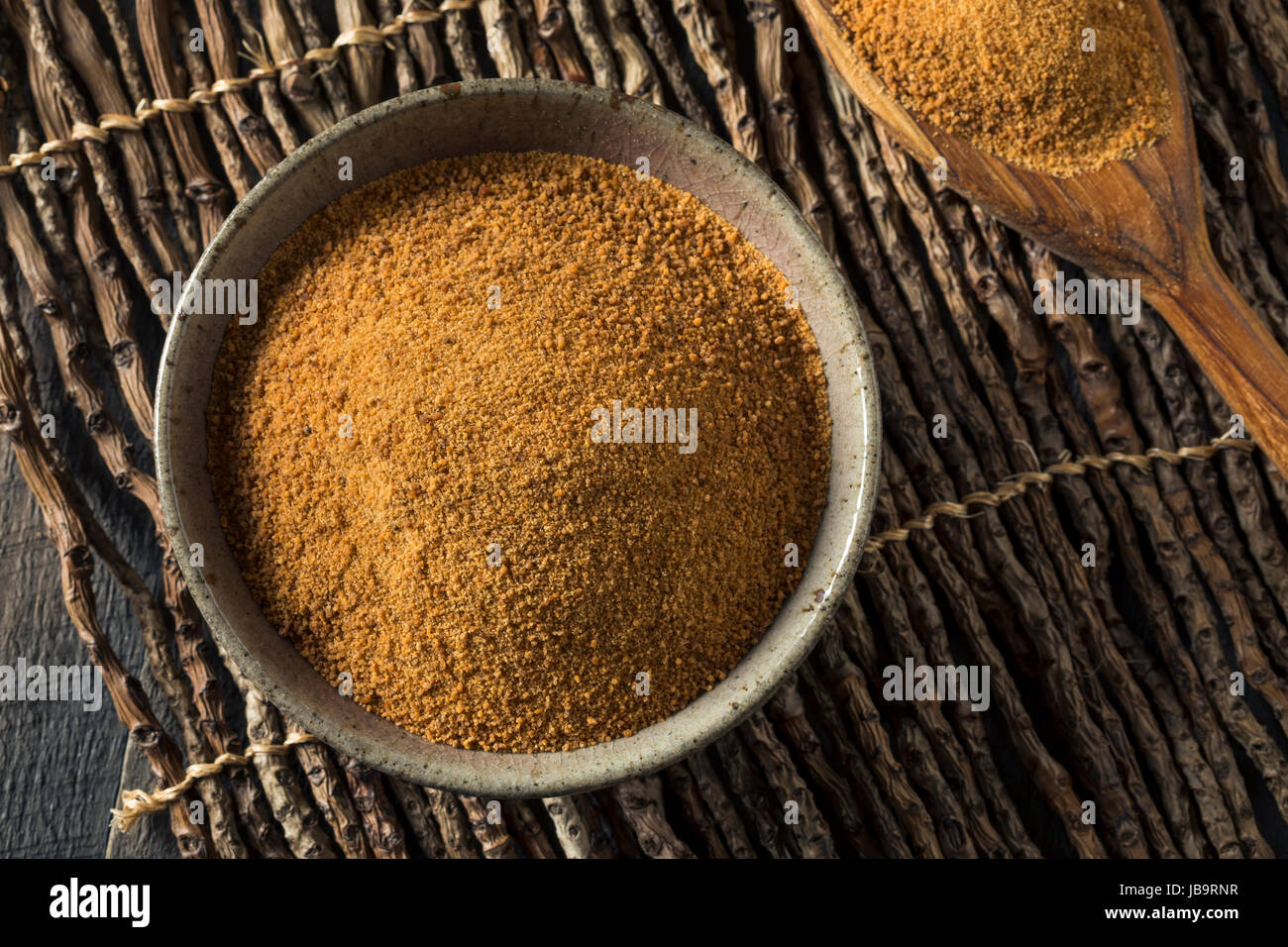 Materie organiche di palma di cocco lo zucchero in una terrina Foto Stock