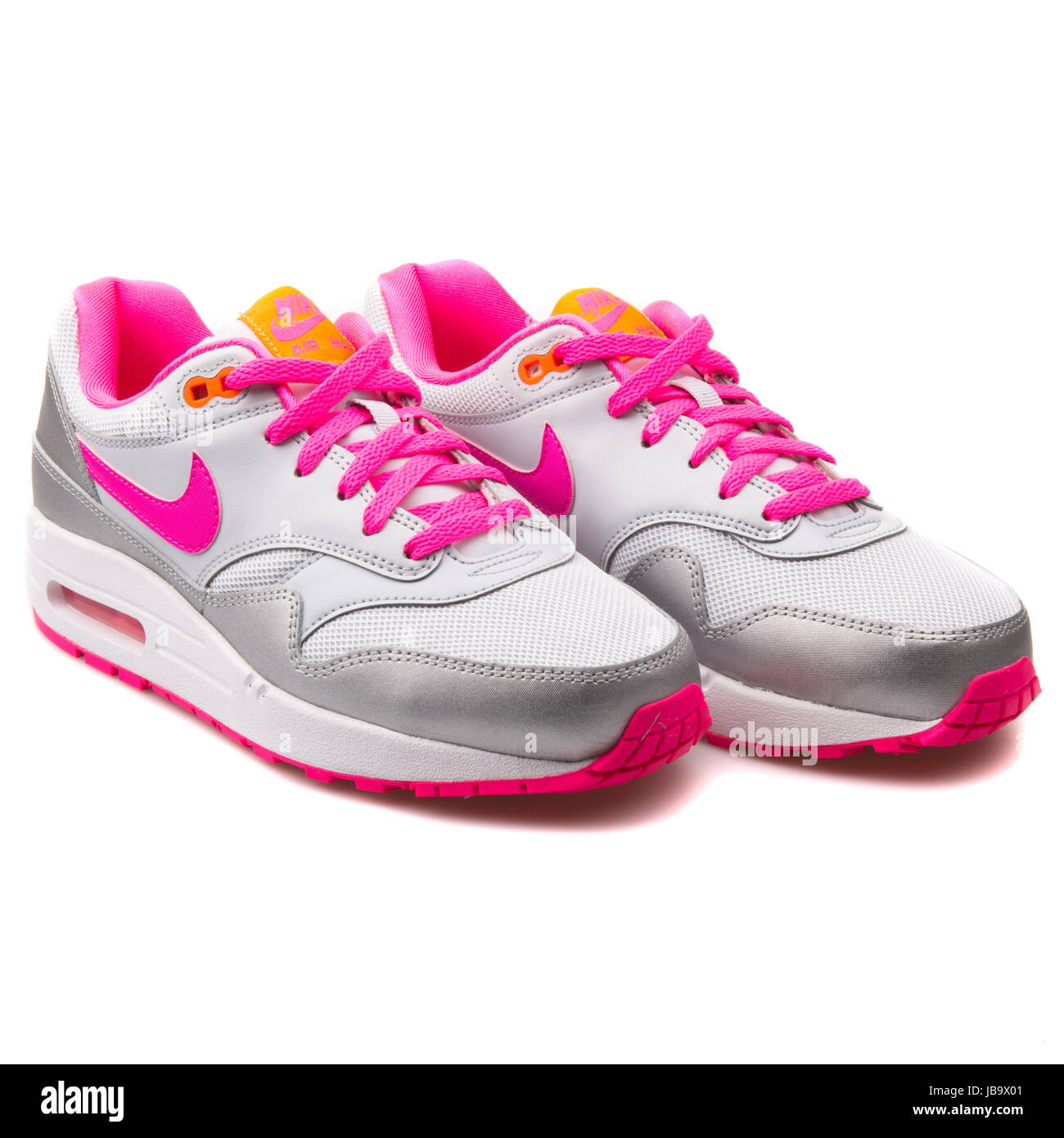 Nike Air Max 1 GS argento e rosa della gioventu Sport Sneakers 653653 005 Foto stock Alamy