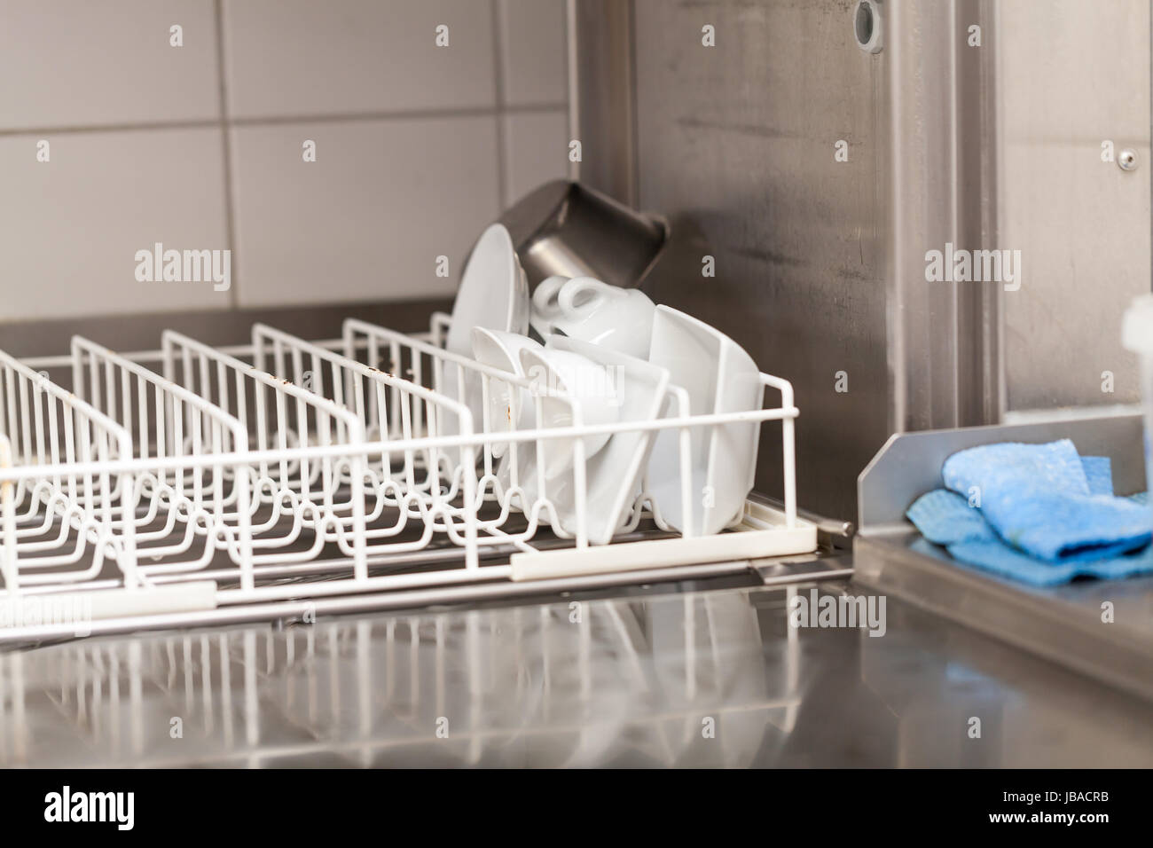 Ristorante küche innen kochen kochfeld einrichtung industriell großküche kantine catering Foto Stock