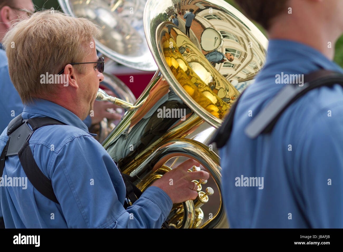 Riprodurre marching band tuba Foto Stock