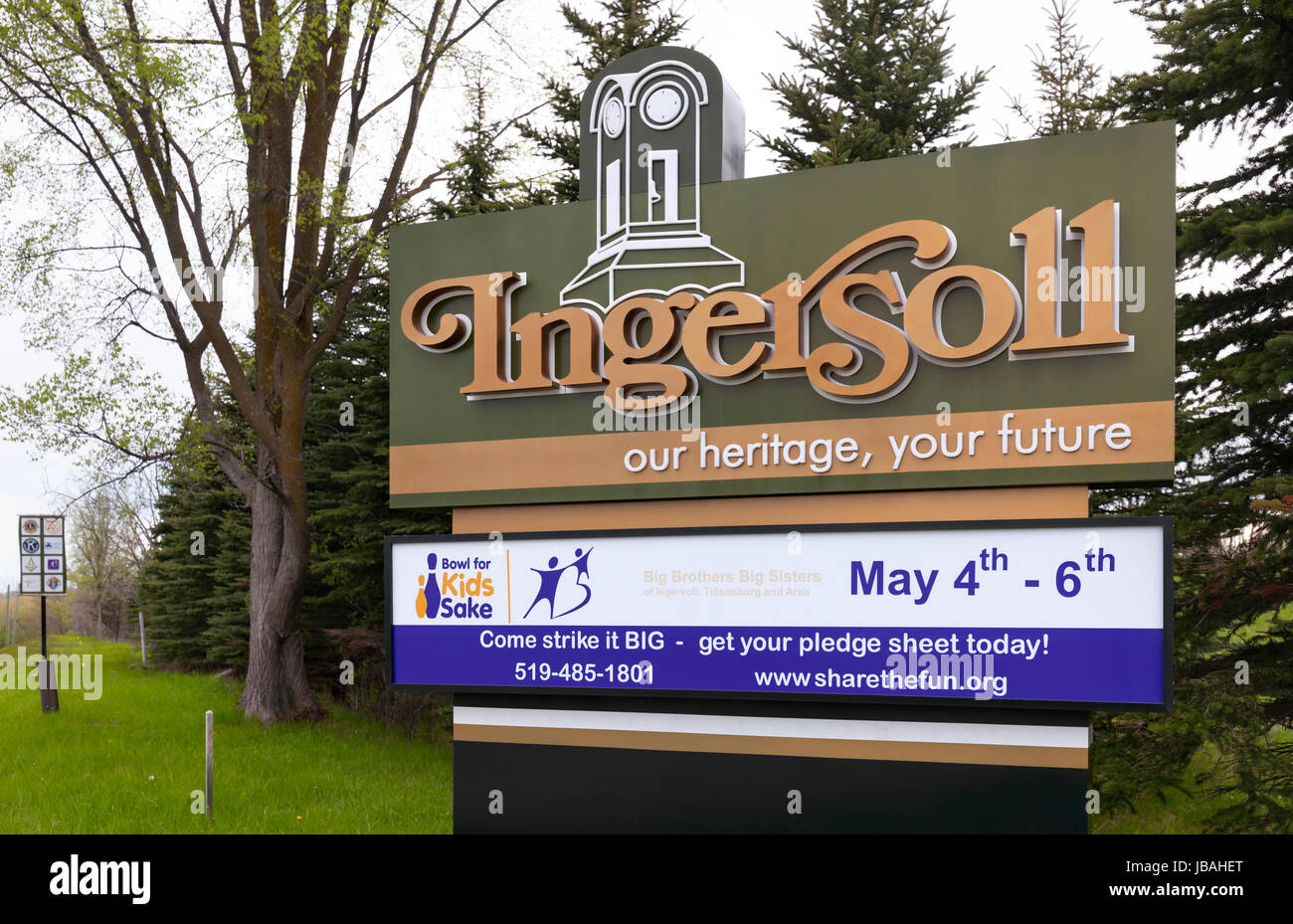 Il benvenuto a Ingersoll segno nella periferia della città. Ingersoll, contea di Oxford, Ontario, Canada. Foto Stock