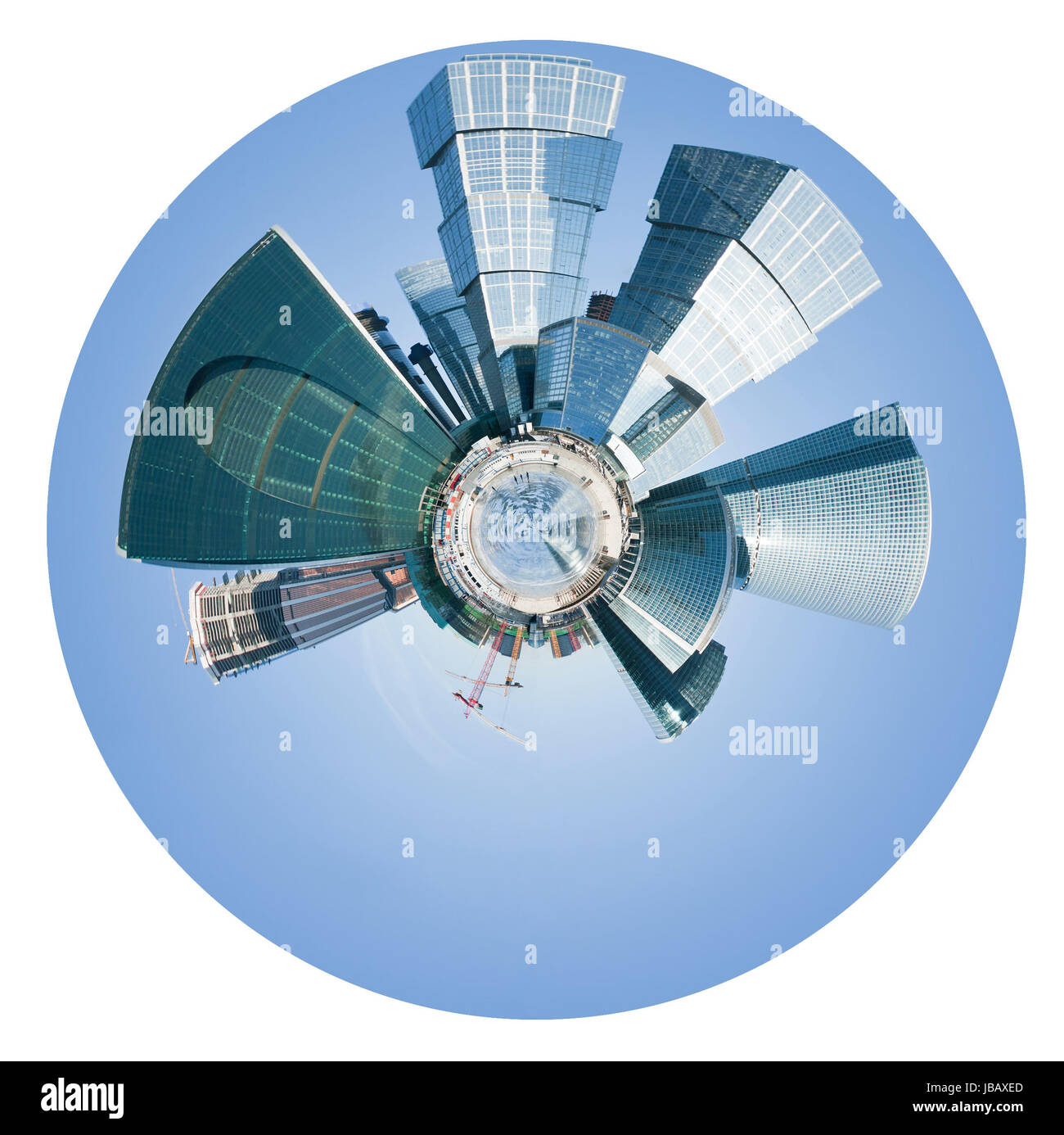 Piccolo pianeta - urbano vista sferica di Moscow City isolati su sfondo bianco Foto Stock