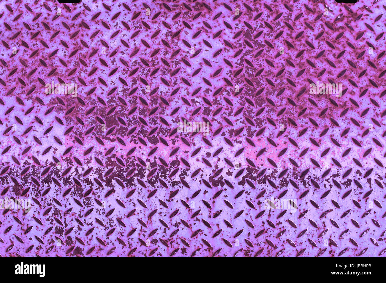 Hintergrund, violett gefärbte Riffelblechplatte Foto Stock